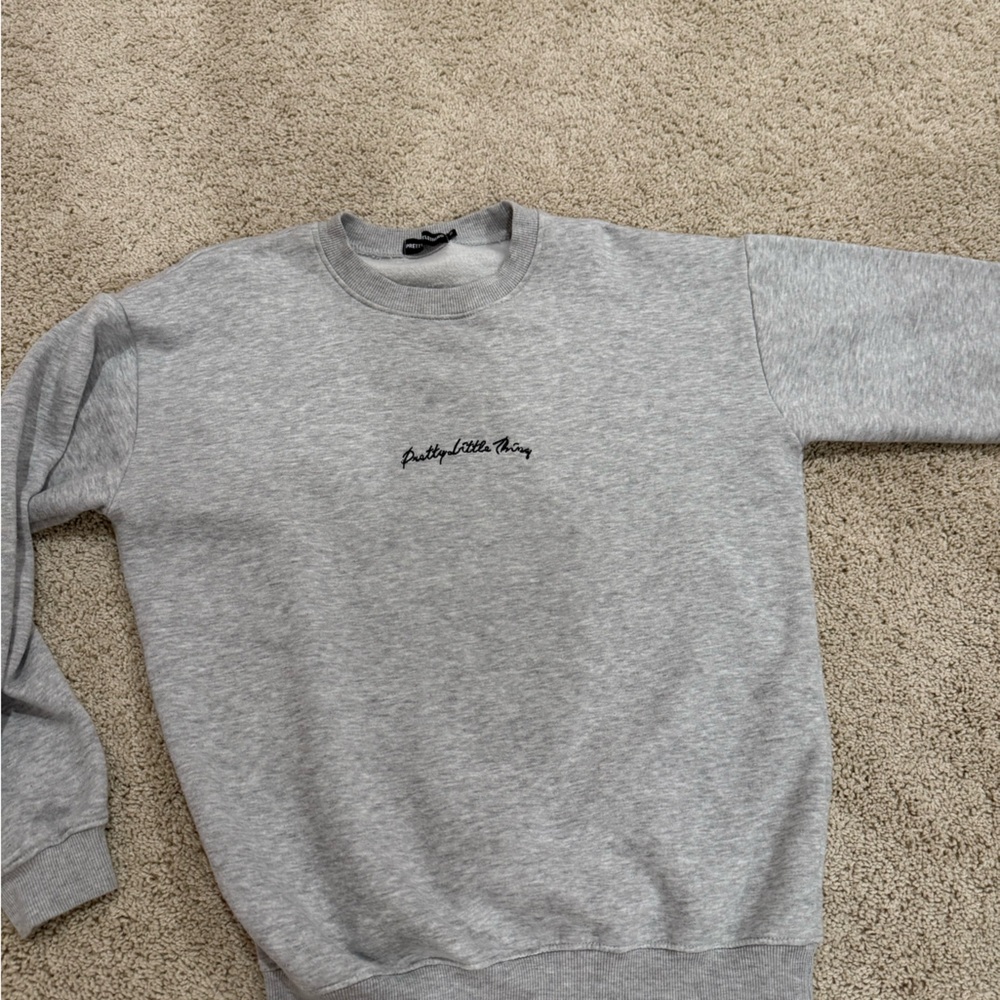Pretty little thing crew neck